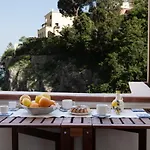 Estate4home - Niko's Appartement *